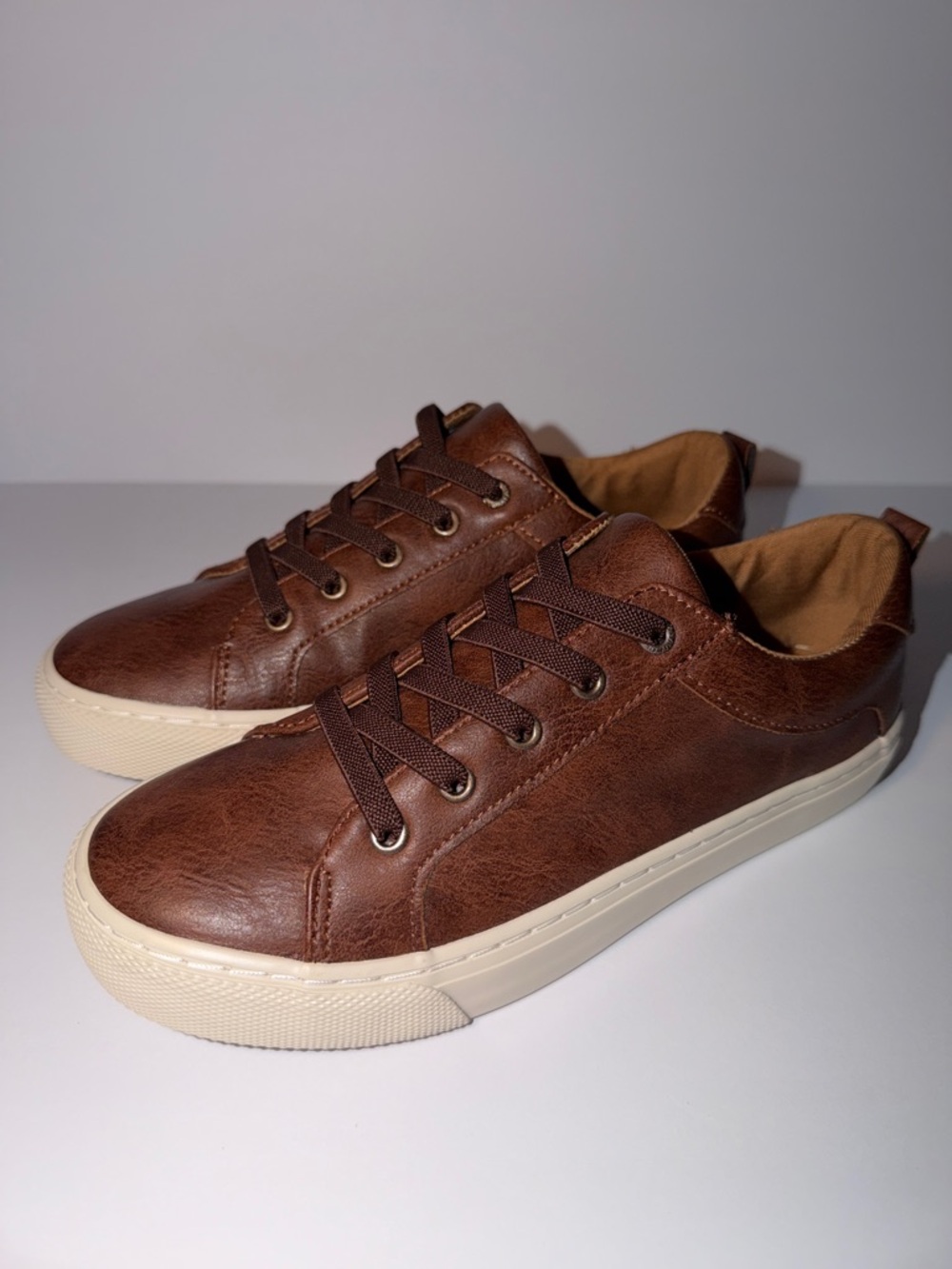 Old Navy Brown Kids Faux-Leather Sneakers/Dress Shoes